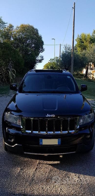 Usata Jeep Grand Cherokee 241 CV (177 kW) 2011 Nero SUV