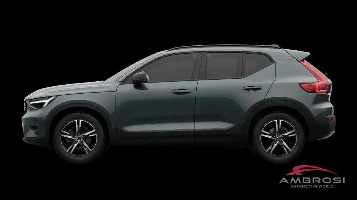 Nuova Volvo XC40 Plus 163 CV (119 kW) 2026 Verde SUV