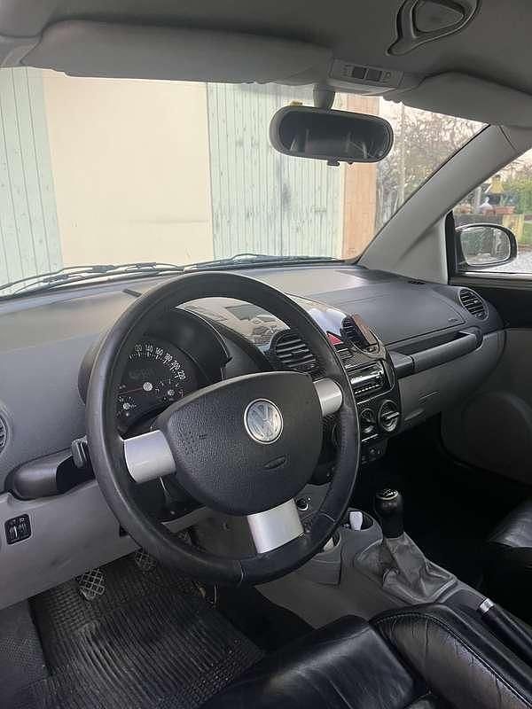 Usata VW New Beetle 101 CV (74 kW) 2001 Utilitaria