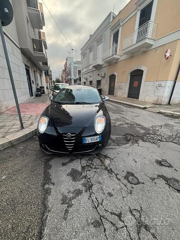 Nero Usata 2012 Alfa Romeo MiTo Due volumi | 4500 € (Buon prezzo) - Immagine 1/4