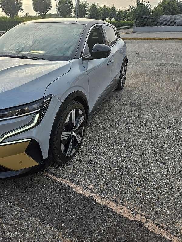 Usata Renault Mégane Iconic 55 kW (75 CV) 2022 Grigio Berlina