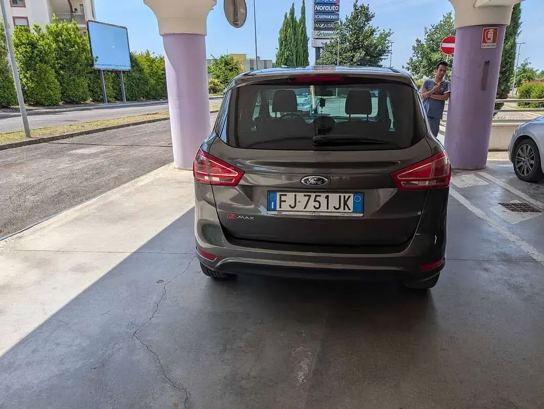 Usata Ford B-MAX Titanium 95 CV (69 kW) 2017 Grigio Monovolume