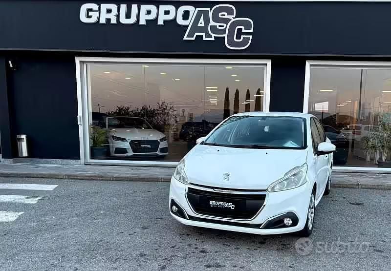 Usata Peugeot 208 75 CV (55 kW) 2015 Bianco Utilitaria