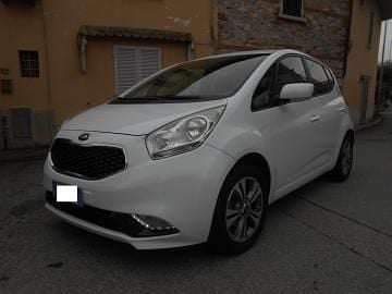 Usata Kia Venga 90 CV (66 kW) 2015 Bianco Utilitaria