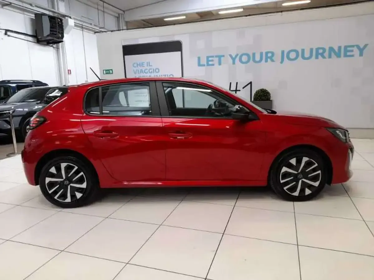 Usata Peugeot 208 Active 75 CV (55 kW) 2024 Rosso elixir Utilitaria