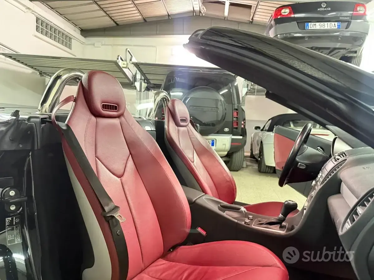 Usata Mercedes SLK350 272 CV (200 kW) 2005 Nero Cabrio