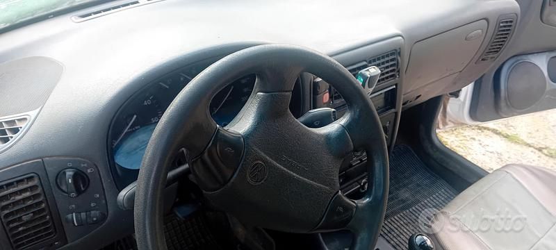Usata VW Polo Comfortline 64 CV (47 kW) 1999 Bianco Berlina