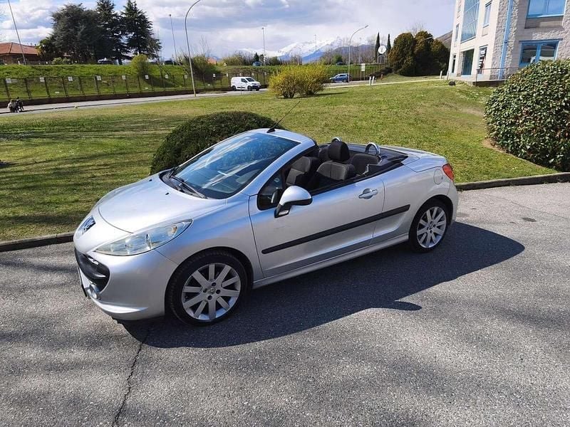 Usata Peugeot 207 CC 109 CV (80 kW) 2010 Grigio Cabrio