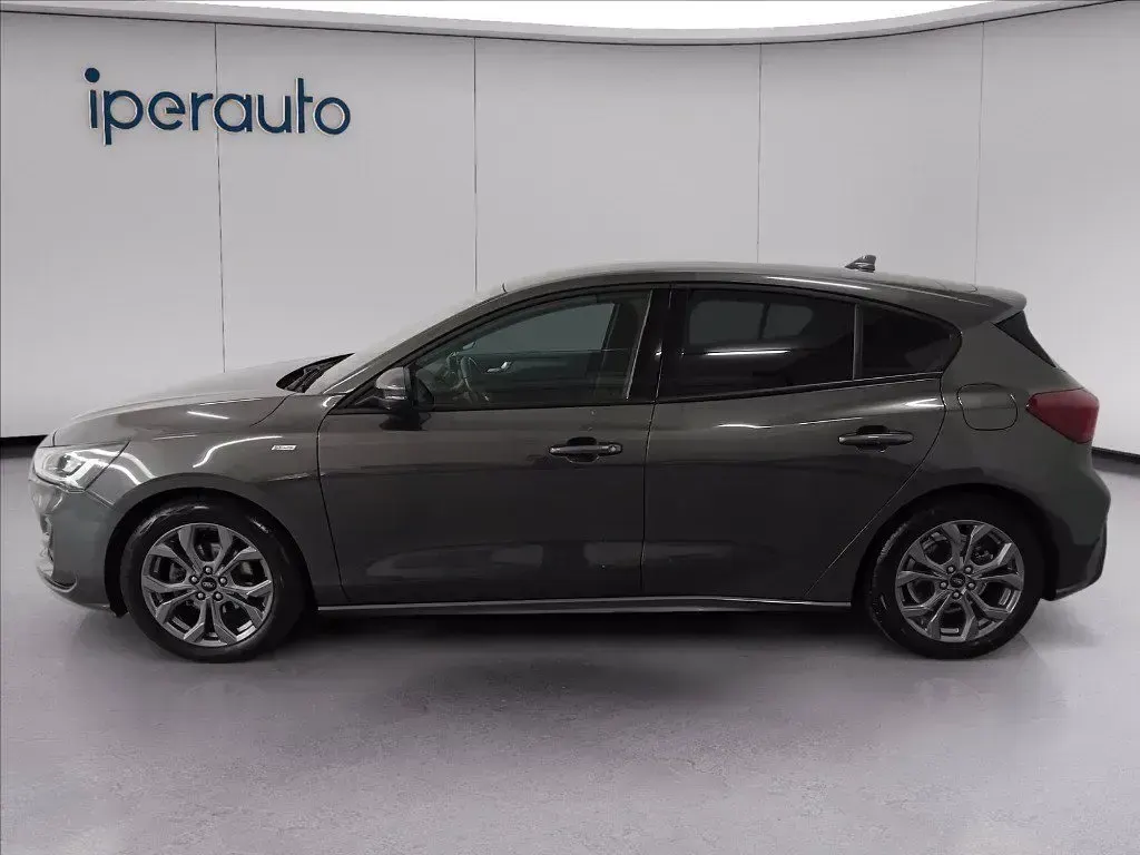 Usata Ford Focus ST-Line 125 CV (91 kW) 2022 Grigio s. Berlina