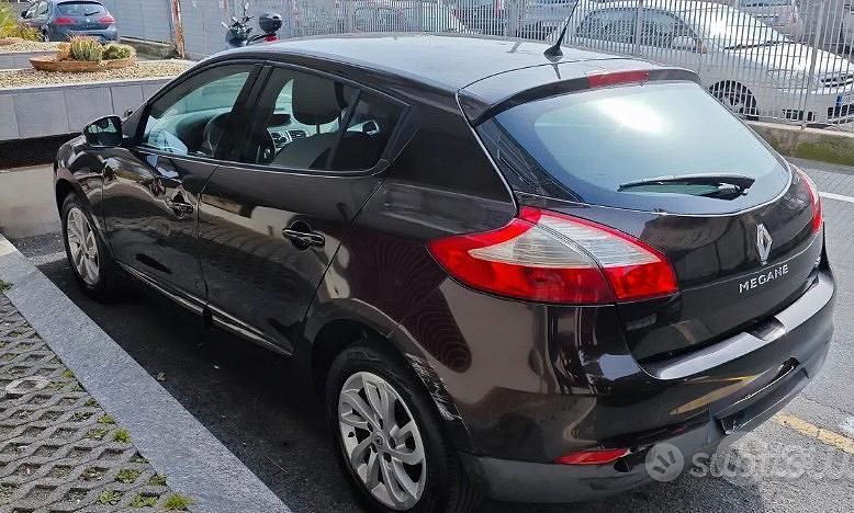Usata Renault Mégane 110 CV (80 kW) 2013 Marrone Utilitaria