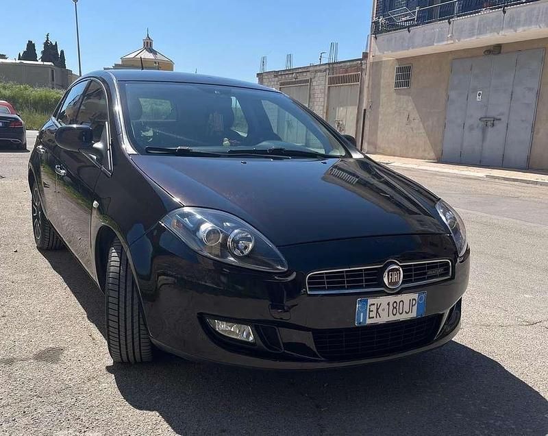Usata Fiat Bravo Dynamic 120 CV (88 kW) 2011 Nero Utilitaria