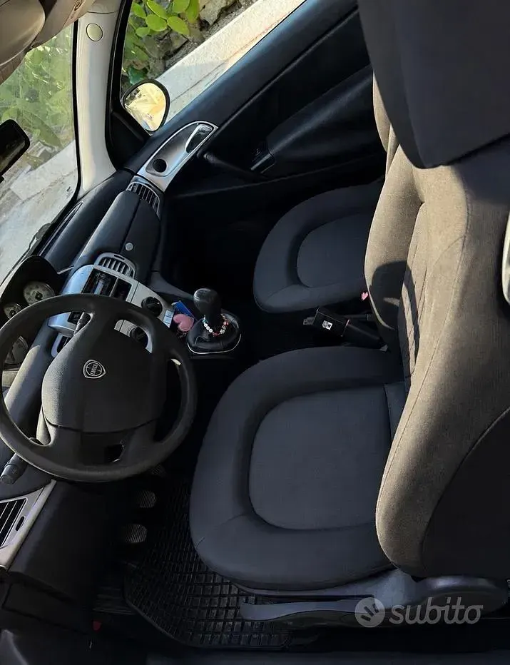Usata Lancia Ypsilon 75 CV (55 kW) 2011 Utilitaria