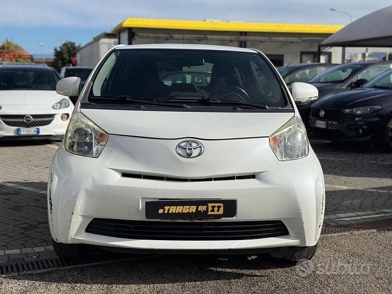 Usata Toyota iQ Sol 67 CV (49 kW) 2010 Bianco Utilitaria