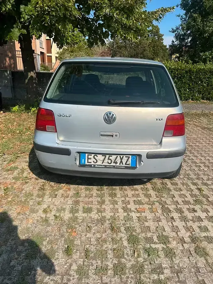 Usata VW Golf IV 110 CV (80 kW) 2001 Grigio Berlina