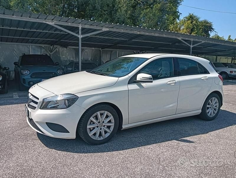Usata Mercedes A180 Executive 109 CV (80 kW) 2015 Bianco Berlina