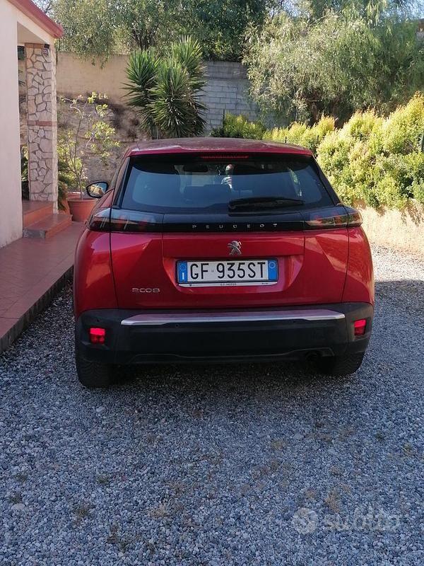 Usata Peugeot 2008 82 CV (60 kW) 2022 Rosso SUV