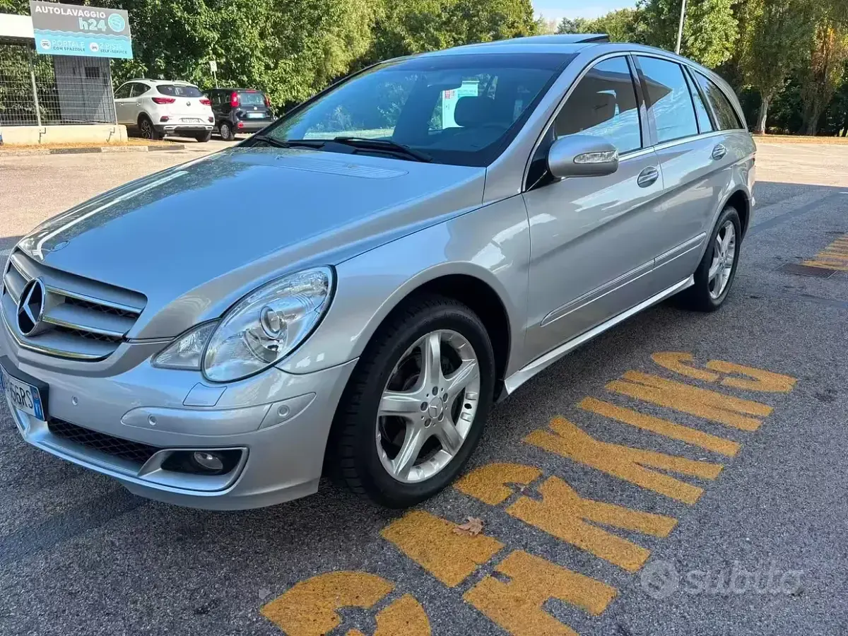 Usata Mercedes R320 224 CV (164 kW) 2006 Grigio Station wagon
