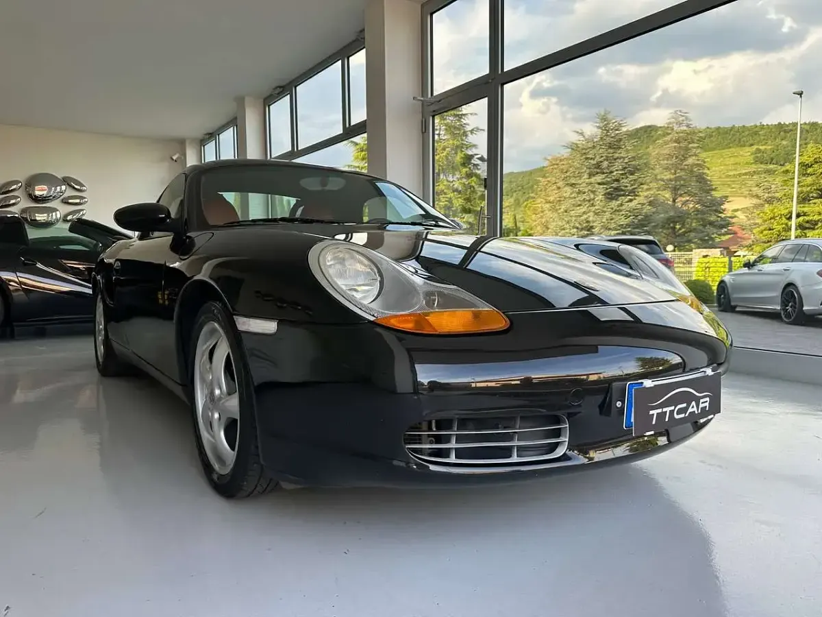 Usata Porsche Boxster 204 CV (150 kW) 1998 Schwarz metallic Cabrio