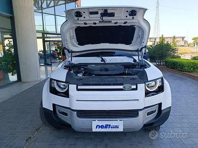 Usata Land Rover Defender S 200 CV (147 kW) 2025 Bianco SUV