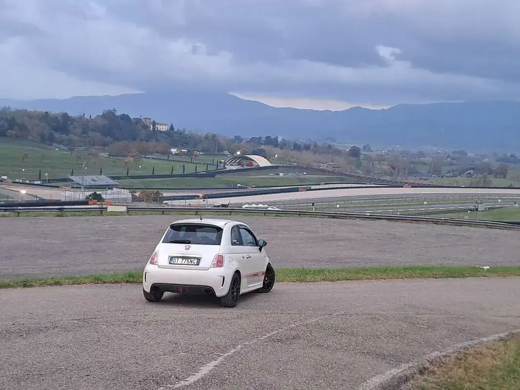 Usata Abarth 500 135 CV (99 kW) 2008 Bianco Utilitaria