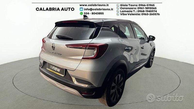 Usata Renault Captur Techno 140 CV (102 kW) 2023 Grigio scuro SUV