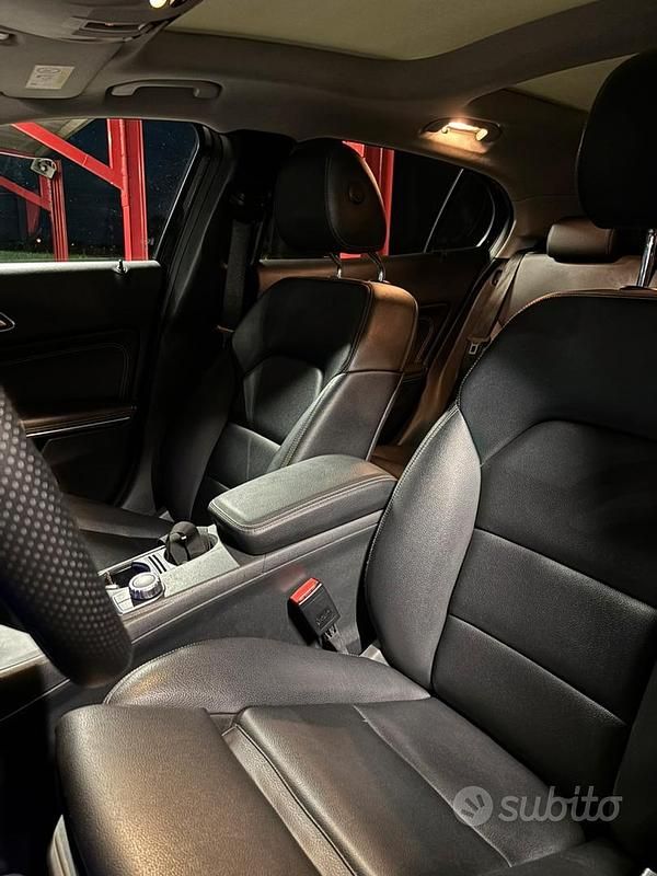 Usata Mercedes GLA200 136 CV (100 kW) 2016 Nero SUV