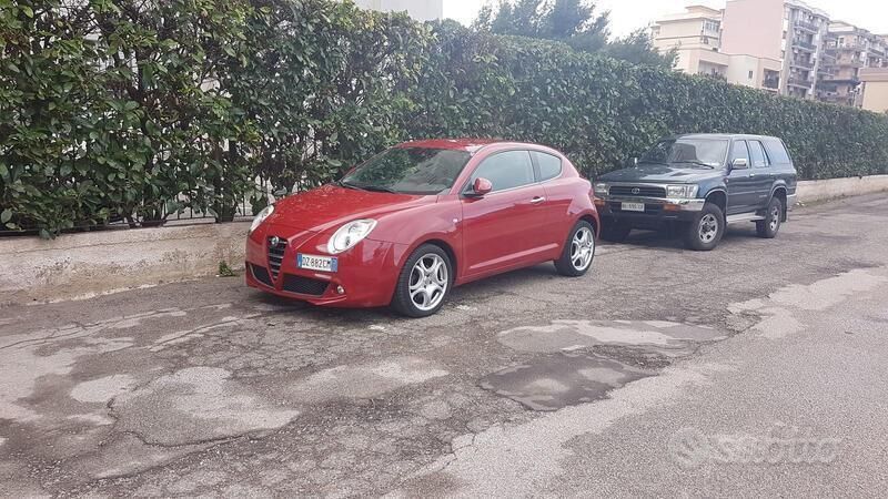 Rosso Usata 2009 Alfa Romeo MiTo Due volumi | 5000 € - Immagine 1/1