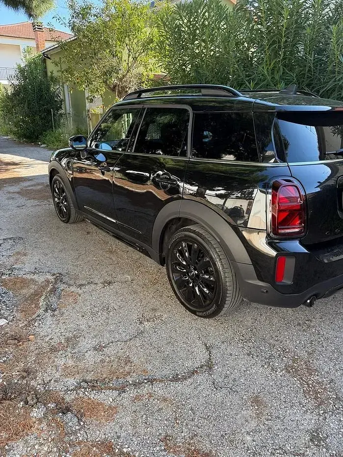 Käytetty Mini Countryman 150 HP (110 kW) 2023 Musta Katumaasturi