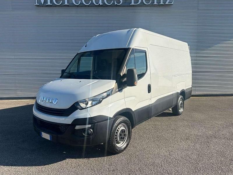Usata Iveco Daily 156 CV (114 kW) 2017 Bianco Furgone
