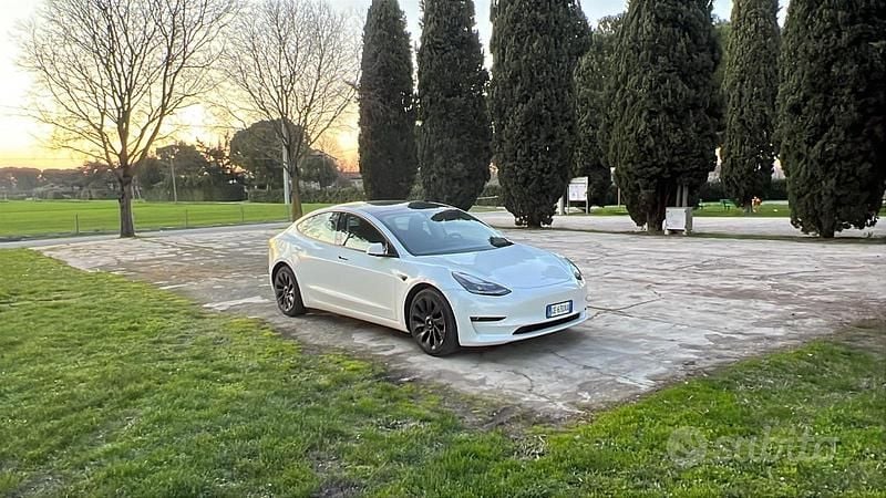 Bianco Usata 2021 Tesla Model 3 Long Range AWD Tre volumi | 23.500 € (Super prezzo) - Immagine 1/4