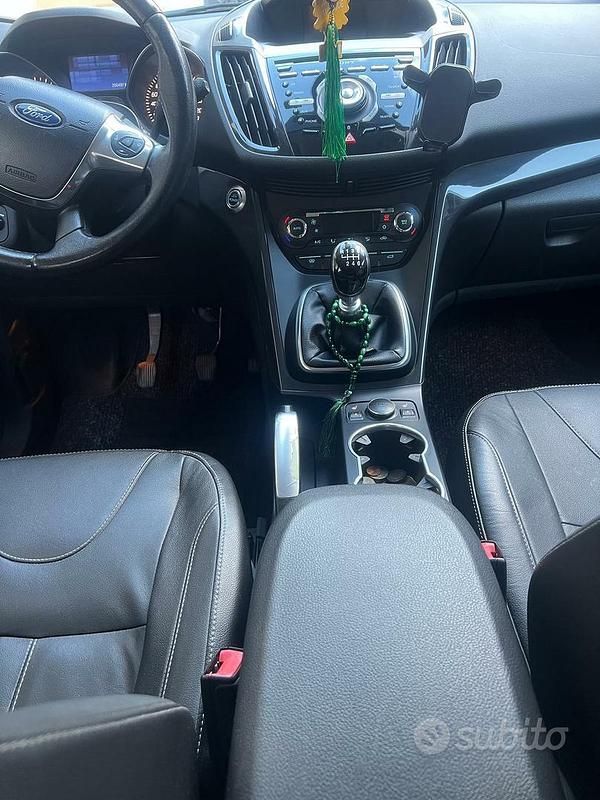 Usata Ford Kuga Titanium 140 CV (102 kW) 2013 Grigio SUV