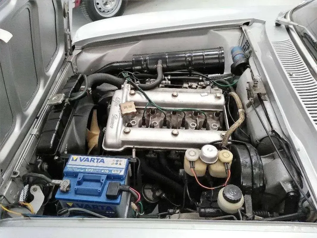 Usata Alfa Romeo GT Junior 88 CV (64 kW) 1972 Argento Coupé