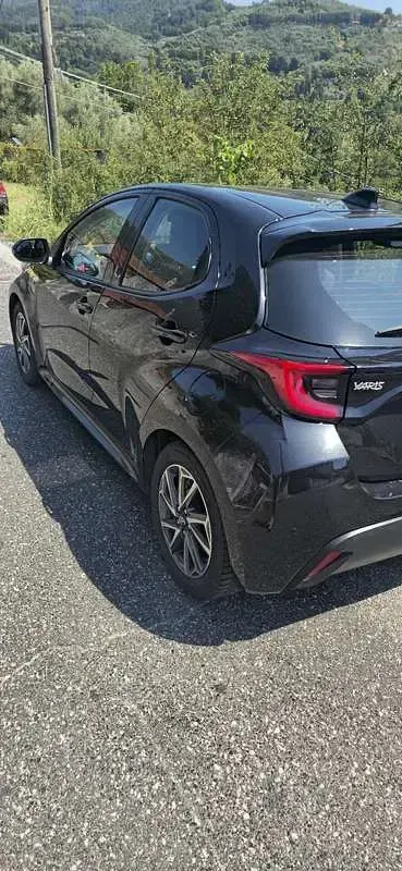 Usata Toyota Yaris Hybrid Trend 92 CV (67 kW) 2022 Berlina