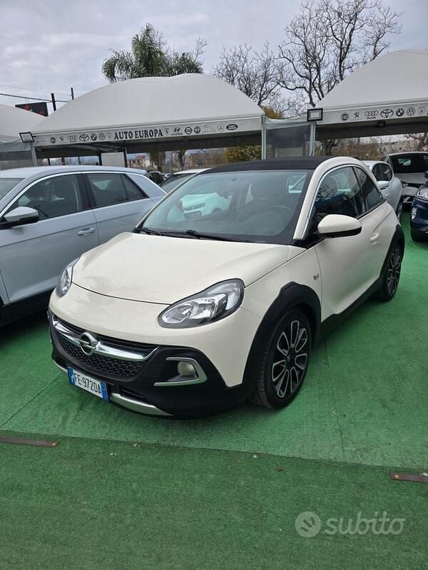 Usata Opel Adam Rocks Rocks 69 CV (50 kW) 2016 Beige Utilitaria