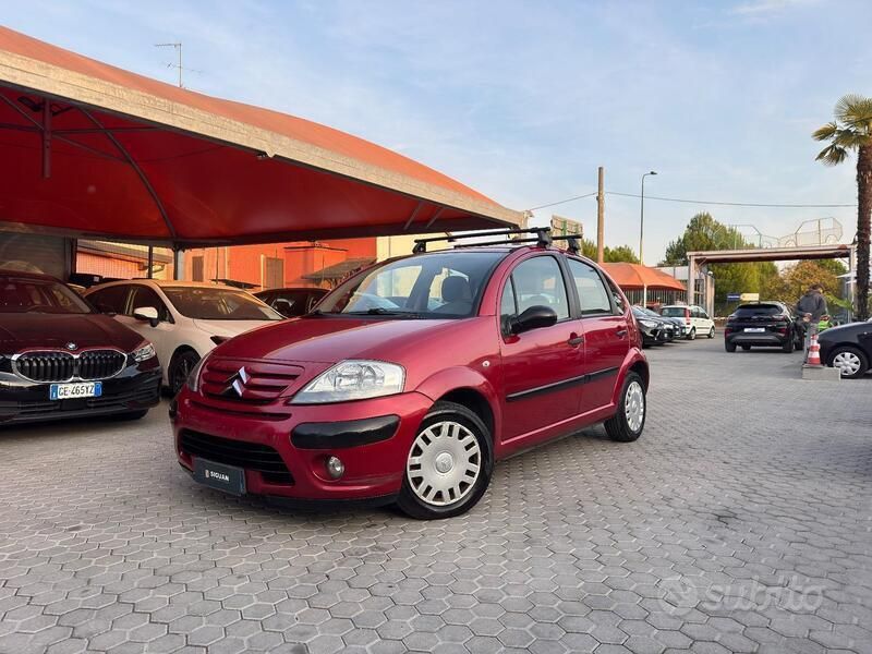 Rosso Usata 2005 Citroën C3 Elegance Due volumi | 2470 € (Buon prezzo) - Immagine 1/4
