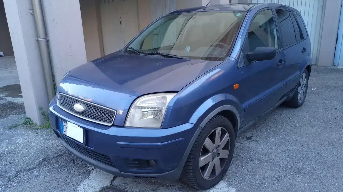 Usata Ford Fusion 68 CV (50 kW) 2005 Utilitaria