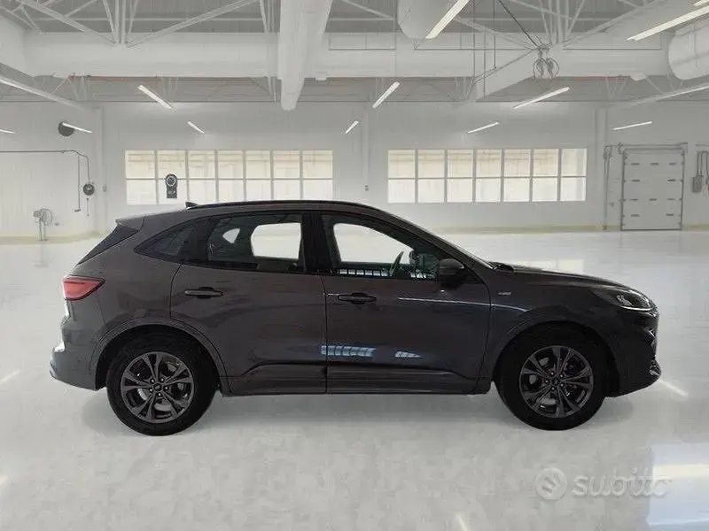Usata Ford Kuga ST-Line 119 CV (87 kW) 2022 Grigio SUV