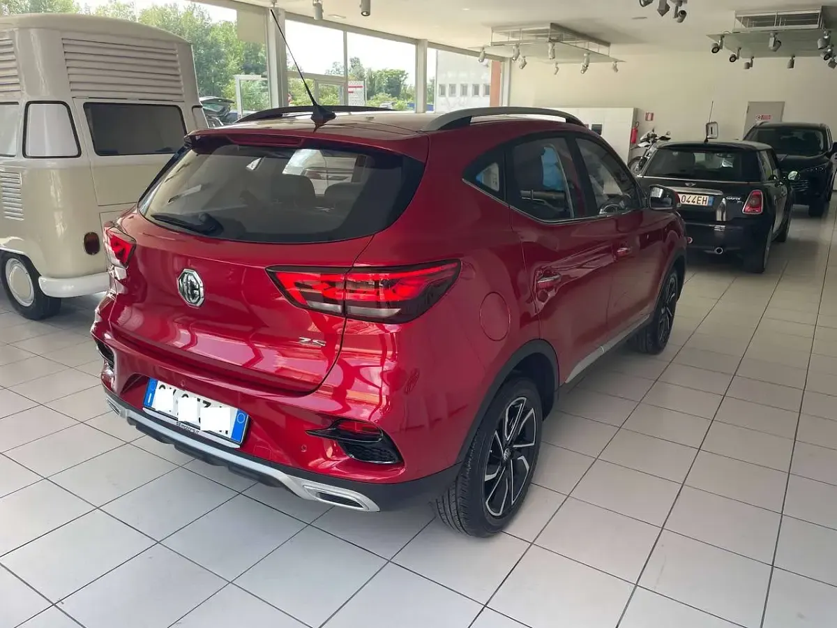 Usata MG ZS Luxury 106 CV (77 kW) 2025 Bordeaux SUV