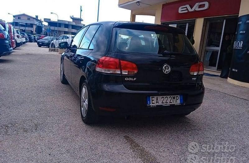 Usata VW Golf VI Trendline 105 CV (77 kW) 2010 Nero Utilitaria