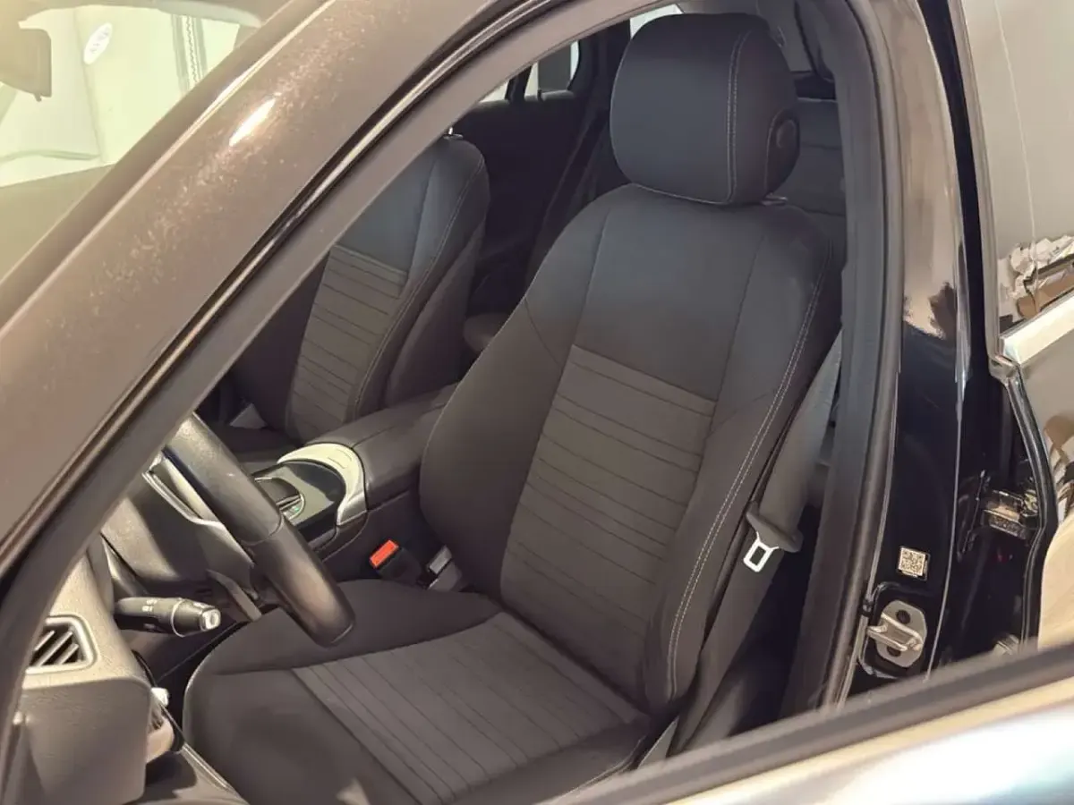 Usata Mercedes GLC200 163 CV (119 kW) 2022 Nero SUV