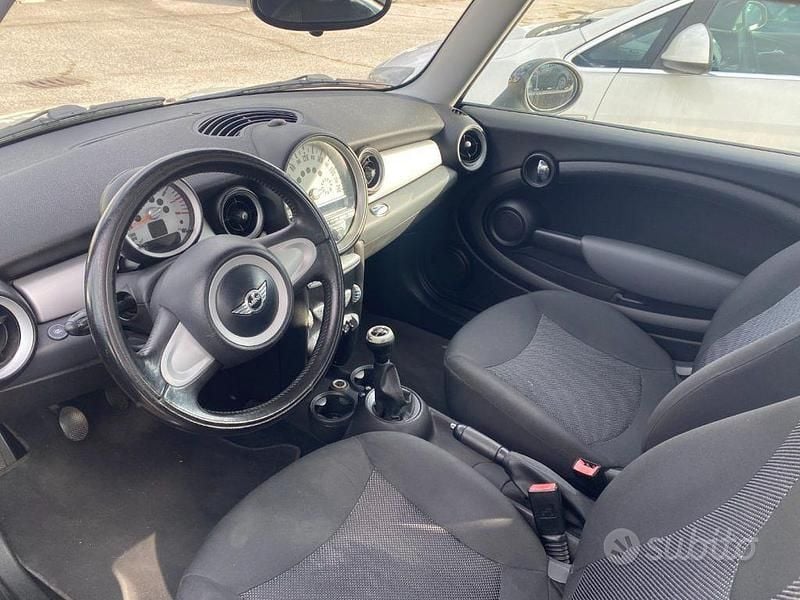 Usata Mini ONE 95 CV (69 kW) 2007 Beige Utilitaria