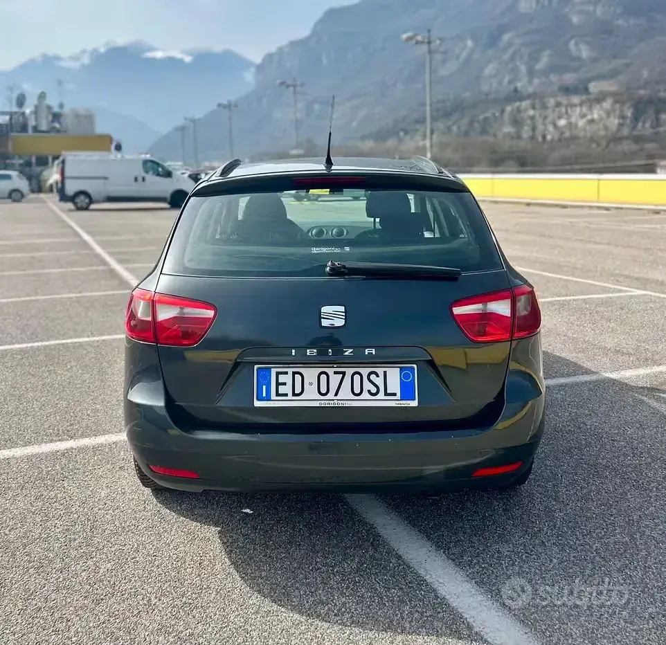 Usata Seat Ibiza ST Style 75 CV (55 kW) 2010 Nero Station wagon
