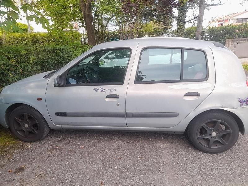 Usata Renault Clio II 2002 Utilitaria