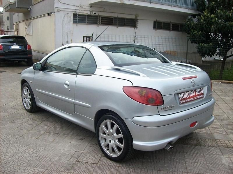 Usata Peugeot 206 CC RC 110 CV (80 kW) 2006 Grigio Cabrio