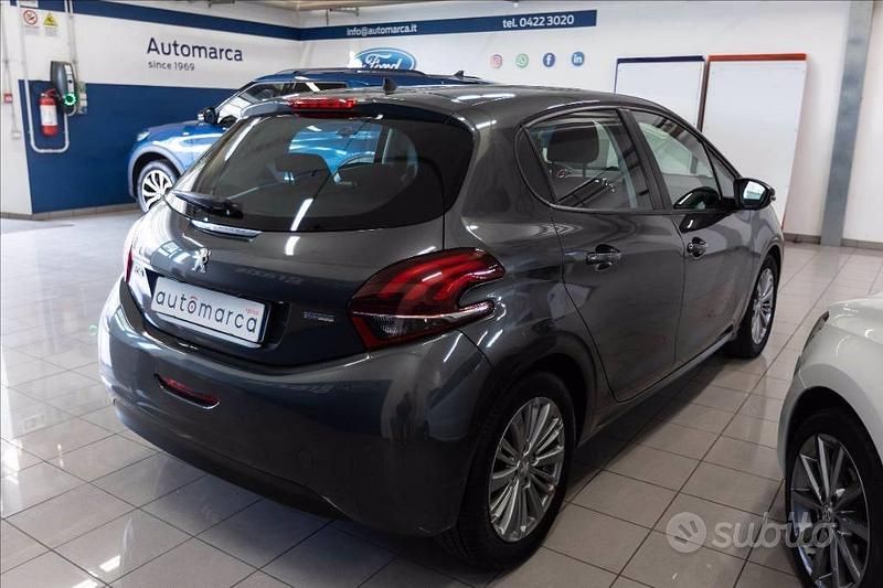 Usata Peugeot 208 Allure 82 CV (60 kW) 2017 Grigio Utilitaria