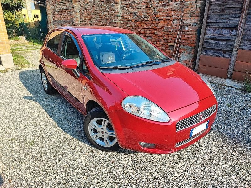 Usata Fiat Grande Punto Dynamic 77 CV (56 kW) 2009 Utilitaria