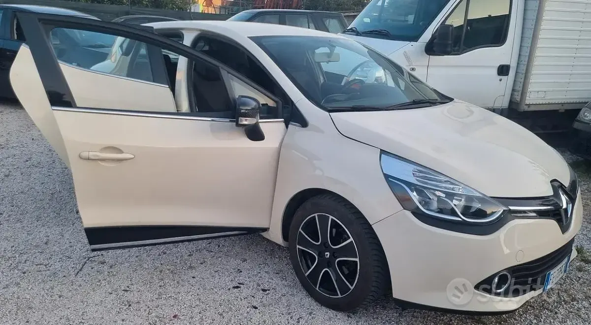 Usata Renault Clio IV Intens 75 CV (55 kW) 2016 Beige Berlina