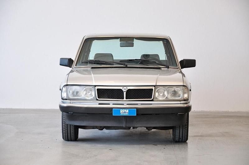 Usata Lancia Beta 102 CV (75 kW) 1984 Argento Berlina