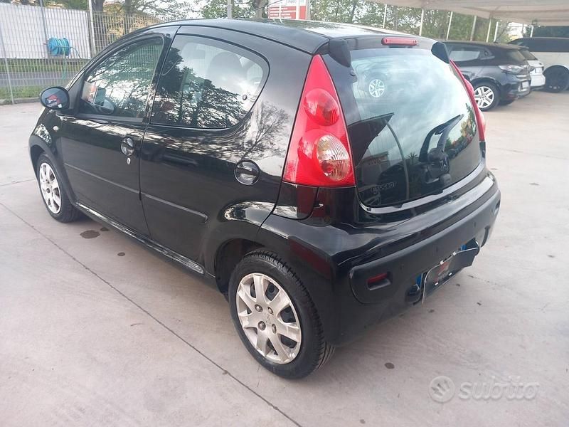 Usata Peugeot 107 68 CV (50 kW) 2007 Nero Utilitaria