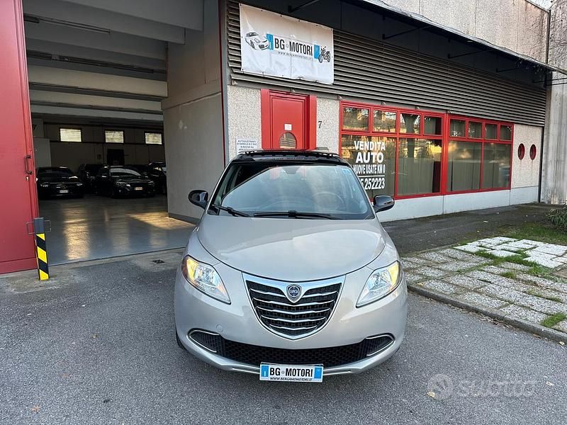 Usata Lancia Ypsilon Gold 69 CV (50 kW) 2013 Beige Utilitaria